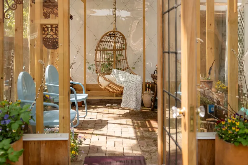 Northside Garden Oasis: Walkable Historic Duplex - Image 1