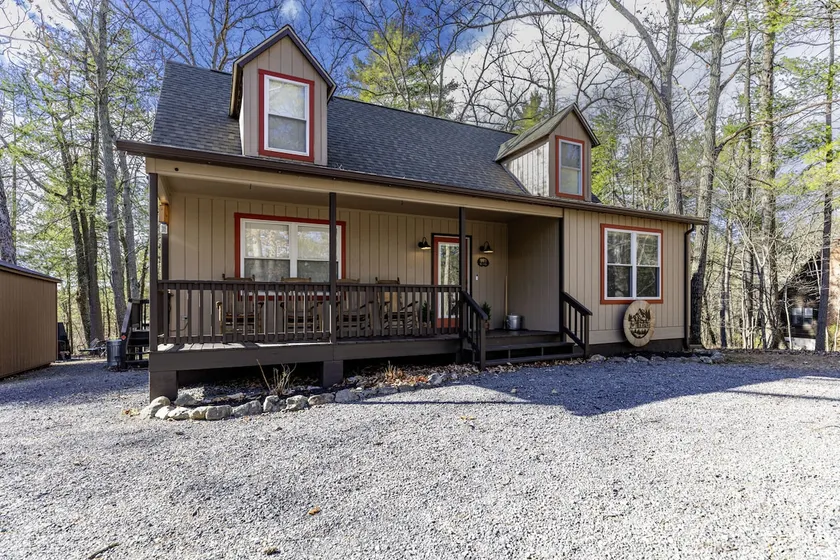 The Hideaway - quiet, comfy, convenient! - Image 1