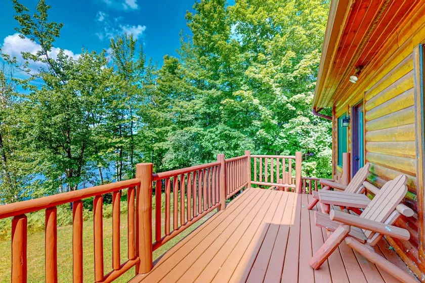 Stunning Lakefront Cabin: Dock, Yard & Firepit - Image 1