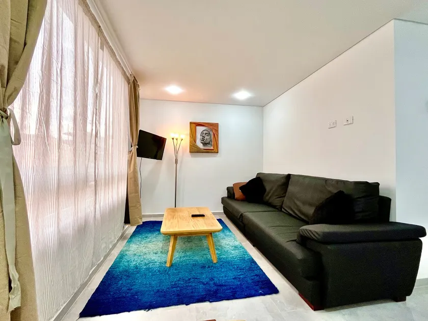 Brand new beautiful and quiet apartment, good location - Image 1