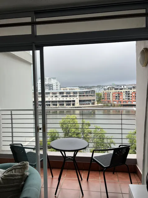 Tyger waterfront apartment - Image 1