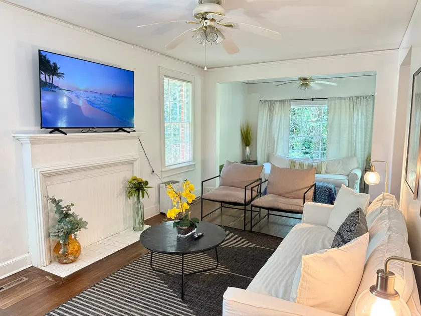 Vintage and Peaceful 3BR in Hanahan - Image 1