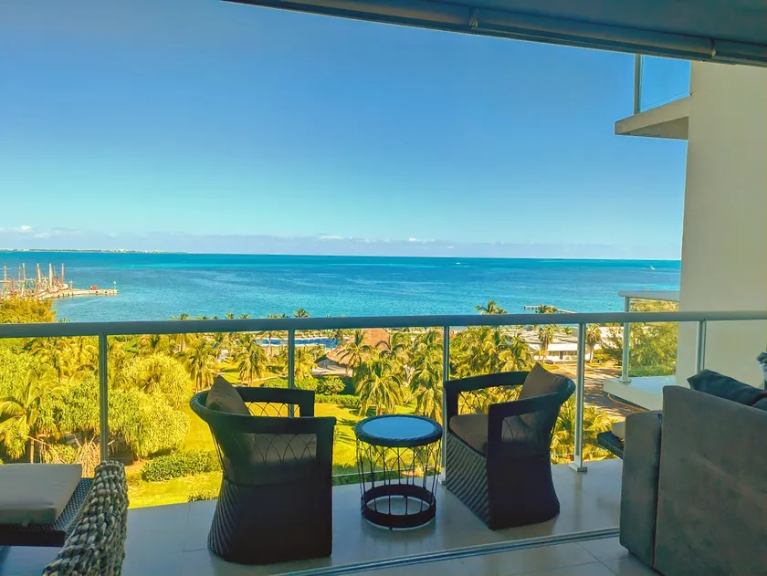 Luxury Beachfront 2BR | Big Pool, Ocean-Beach view - Image 1