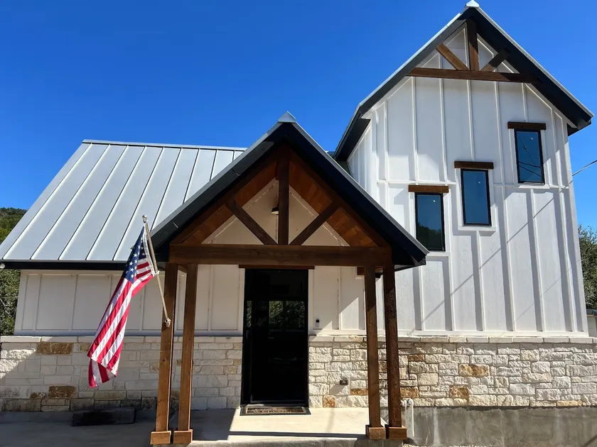 Canyon Lake Retreat w/ Hot Tub - Image 1