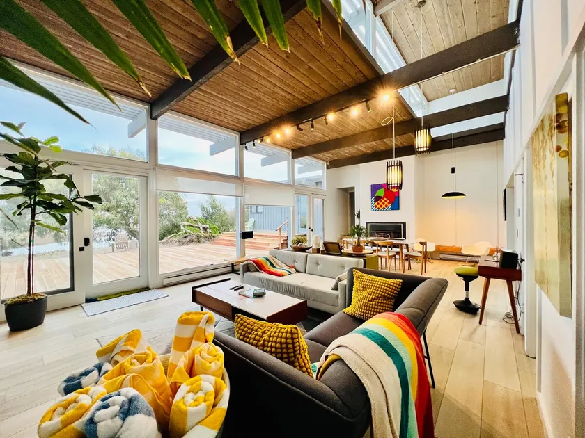 Strawberry Sands - Modern Beach House - Image 1