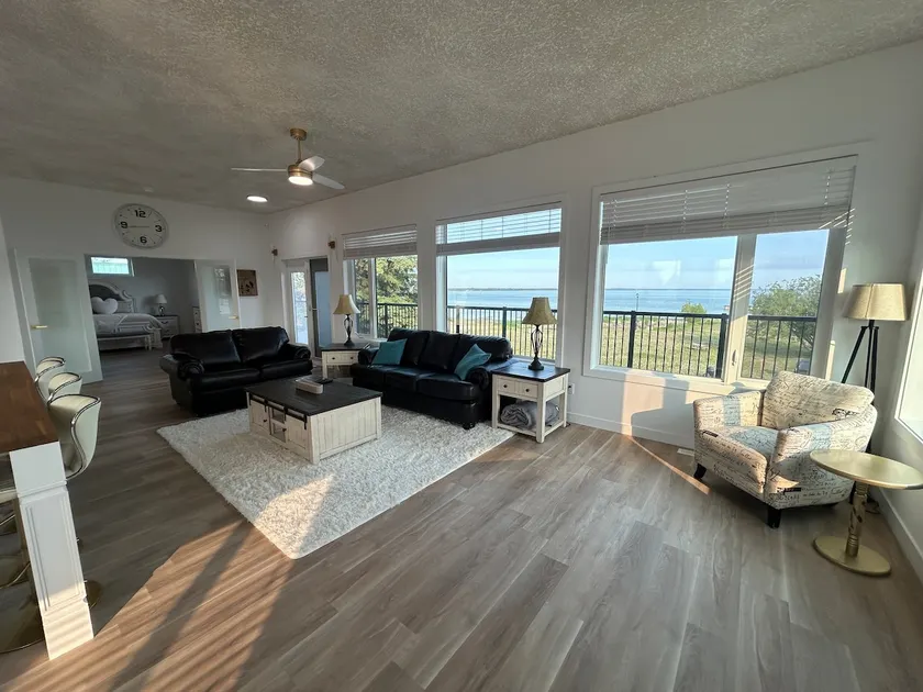 Lakefront Loft Suite - Image 1