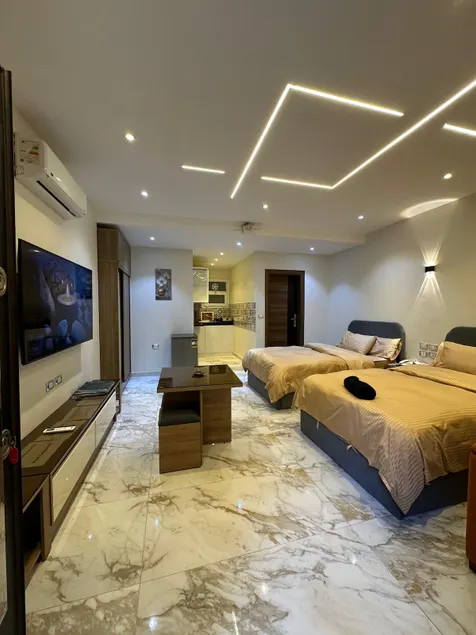Deluxe Studio Two beds - Image 1