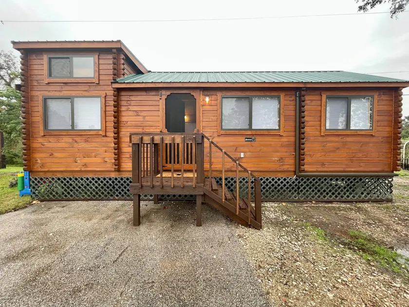 Beautiful Ranch-Style Loft Cabin | Sleeps 10 - Image 1
