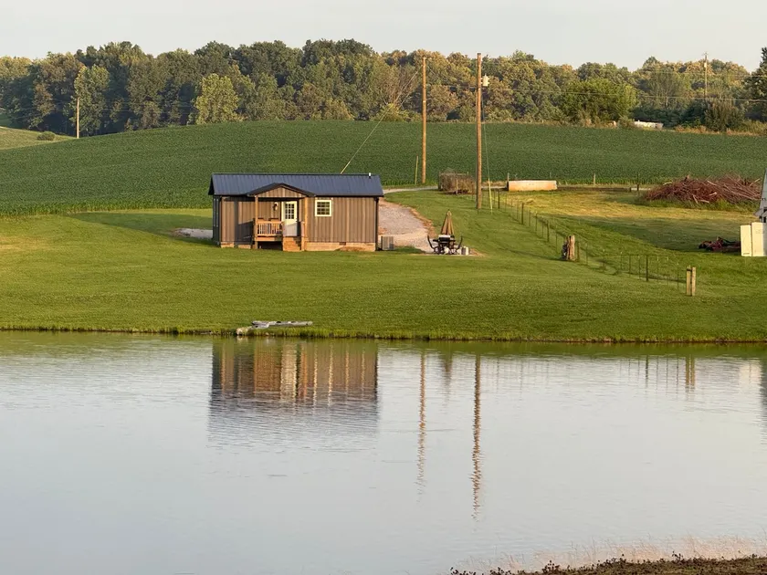Baine Lake cottage - Image 1