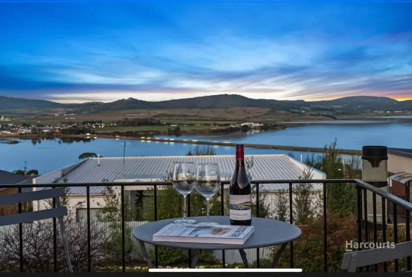 Spectacular views 4 rooms 2 bathrooms 7 beds 10 pp - Image 1