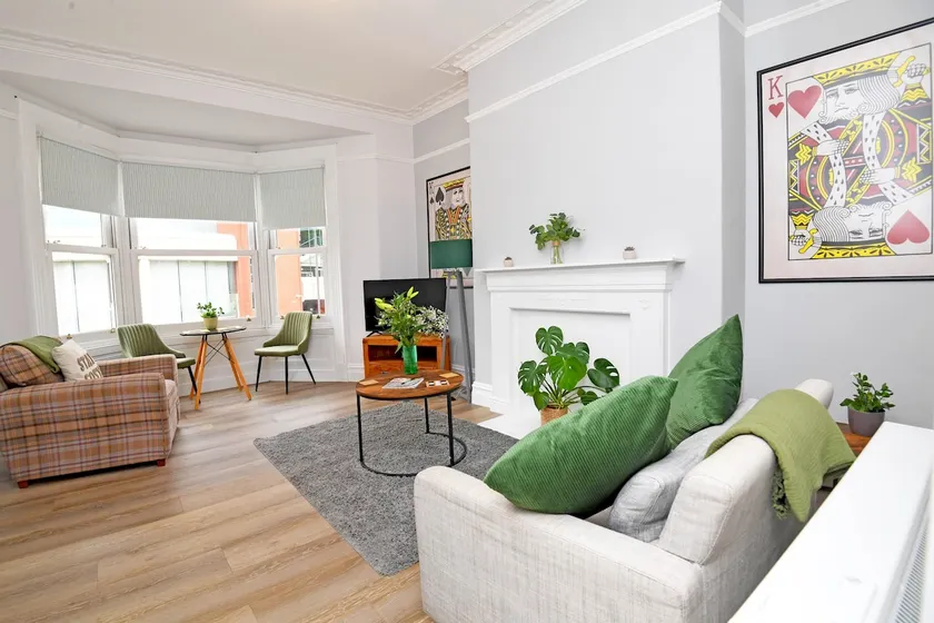 Harrogate Self Catering -Kings Suite-Private Parking-Overlooking H-C-C - Image 1