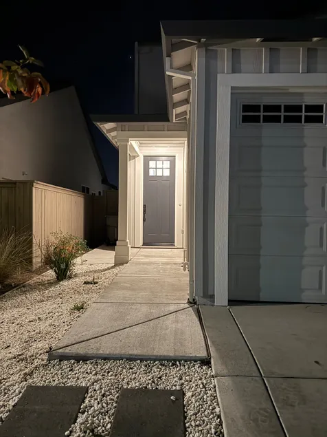 Entire Cozy /Spotless guest house in Roseville - Image 1