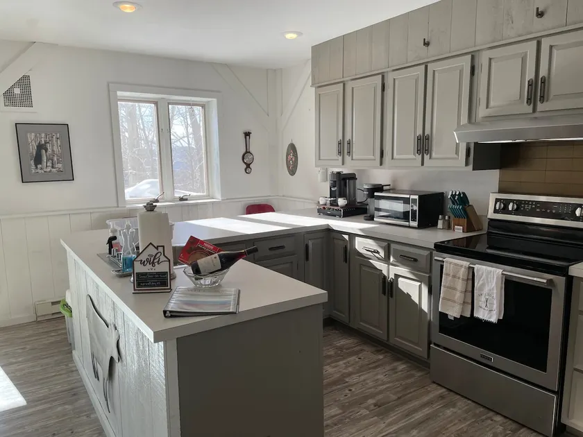 New LUXE Home Near Mt Snow | Hot Tub & Game Room - Image 1