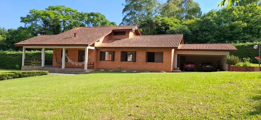 A haven of comfort and beauty in Itaara - Image 1