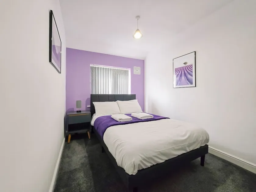 Charming 3-Bedroom Home Near NEC, Birmingham Airport & Bullring - Image 1