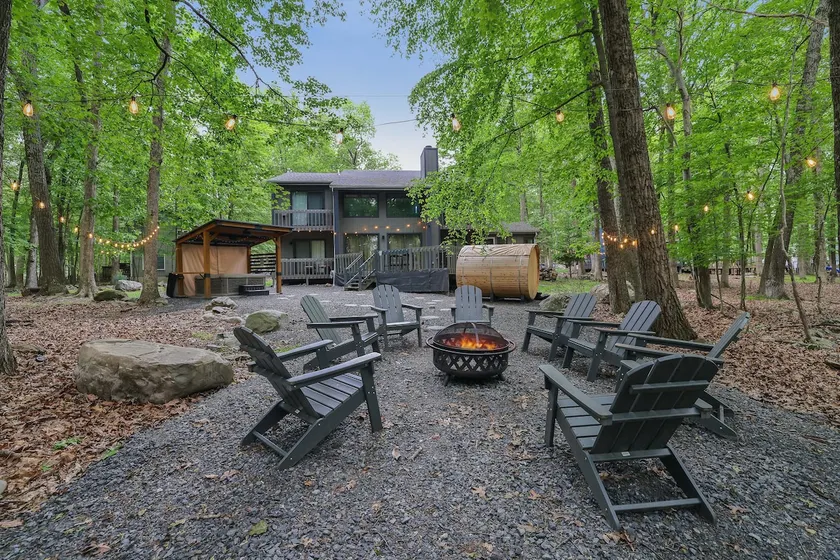 Ultimate Group Cabin • Hot Tub • Sauna • Sleeps 12 - Image 1