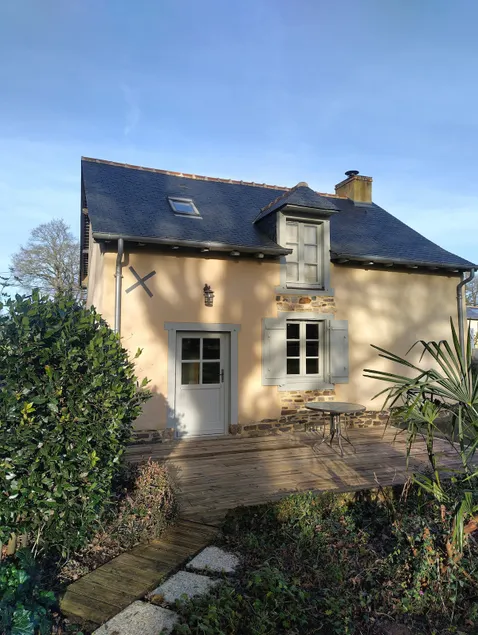 Comfortable cottage next to the forest of Rennes - Image 1
