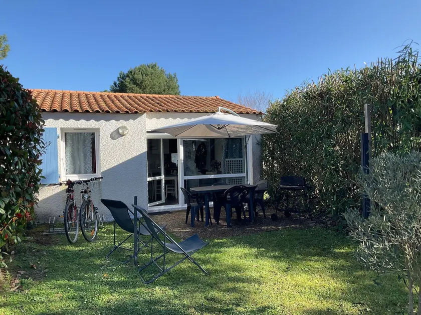 House for 4 people with pool and hot tub - Image 1