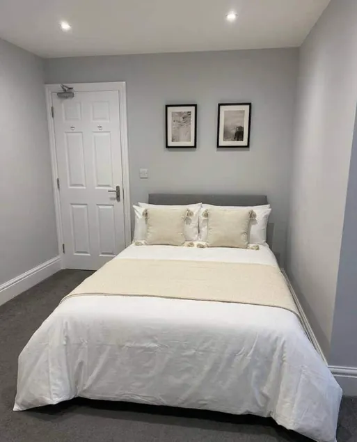 Bloom Manor - Image 1