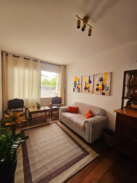 Style and Comfort with Perfect Location - Image 1