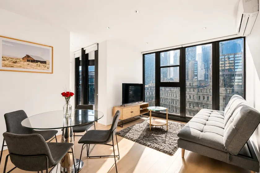 City View 2BR With Parking | 6 Min Walk To MCEC - Image 1