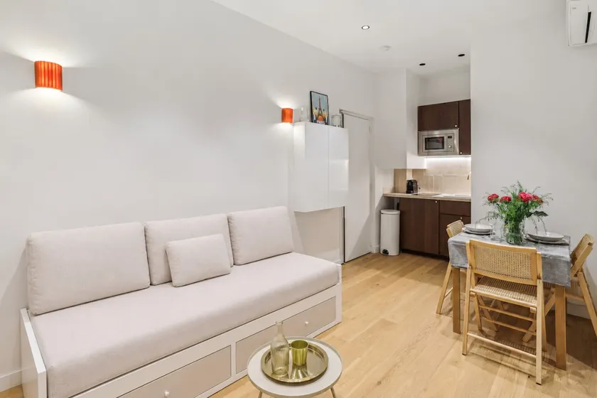 Lavie Maison Hot Tub and AC Near Arc de Triomphe - Image 1