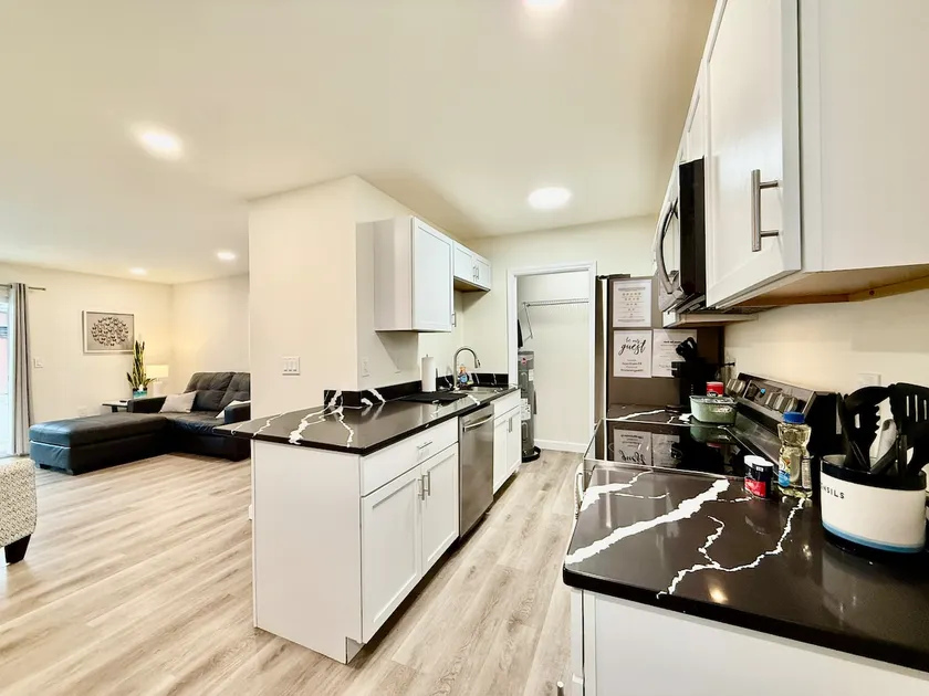 Beautiful NEW 2 Bedroom with FREE Laundry - Image 1