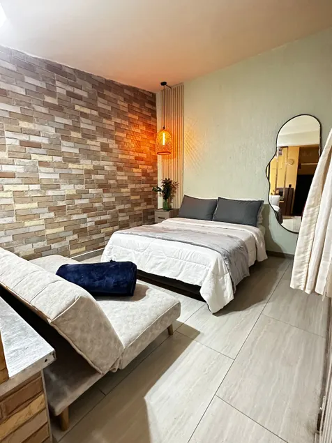 Cozy studio apartment in tourist area - Image 1
