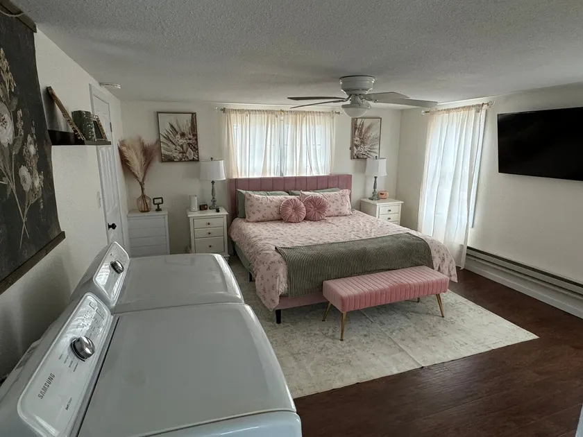 The Cottage - Image 1