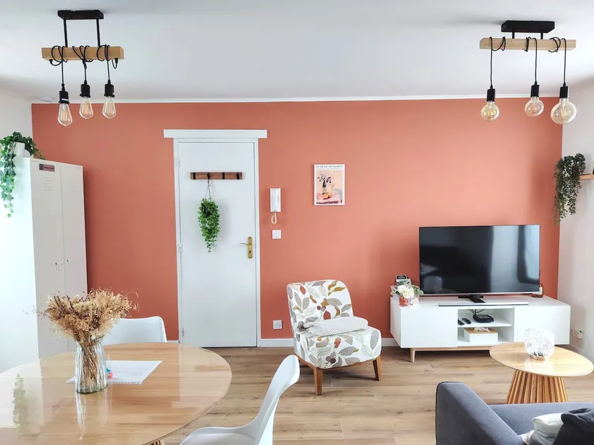 Charming cozy and comfortable apartment - Image 1