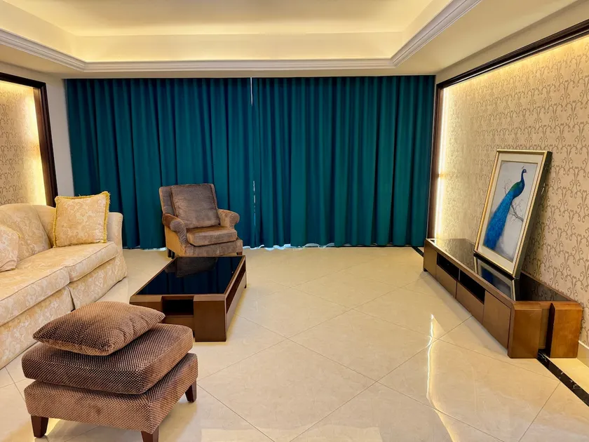 3 Suites · An elegant apartment near Epic Sana - Image 1