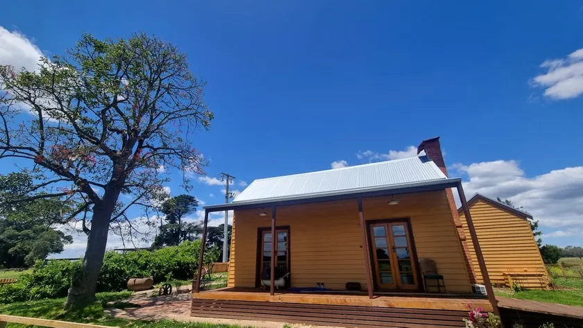 Myrtlebank Cottage Farmstay - Image 1