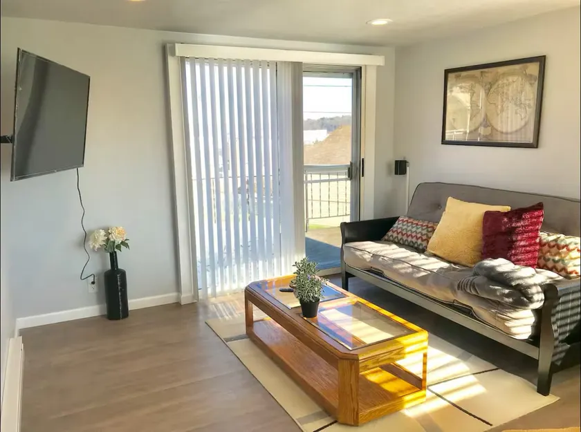 Bright & Airy 2BR, 2BA Minimalist Getaway - Image 1