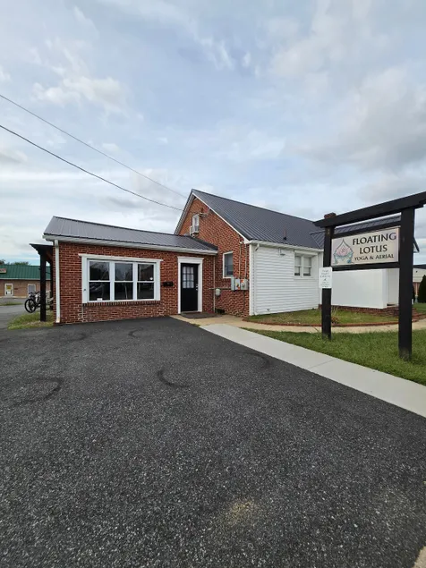 Heart of Smyrna 4 bedroom in town - Close to All! - Image 1