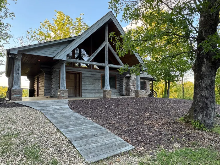 Hallelujah Hideaway Cabin - Image 1