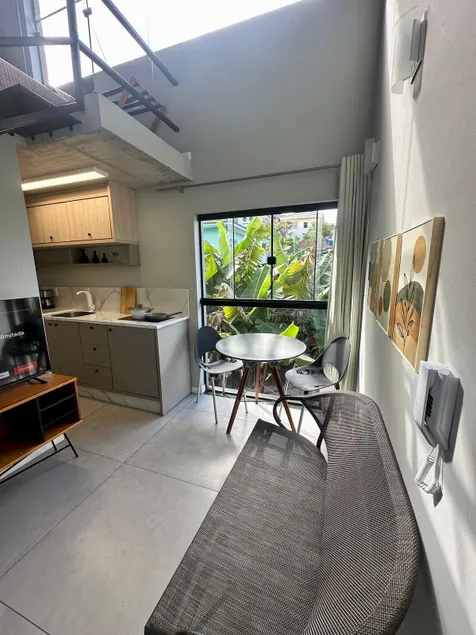 Studio duplex next to everything! - Image 1