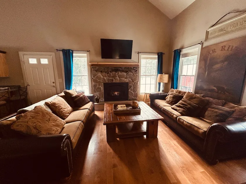 Ski House Getaway - Image 1