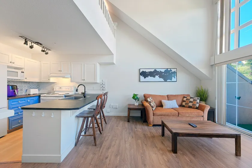 Trendy Loft - 317 - Image 1