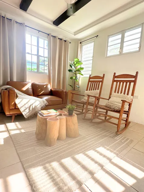 Modern Jíbara Getaway: Tradition and Comfort, King - Image 1