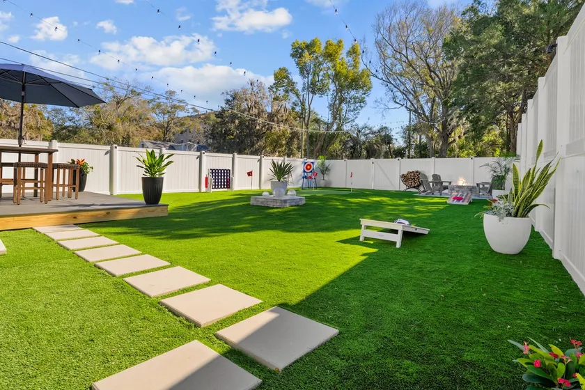 New Home | Luxury Yard | Close to the beach - Image 1
