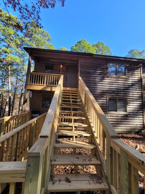 Resort, The BEAR DEN on Lake Ouachita, Amenities - Image 1