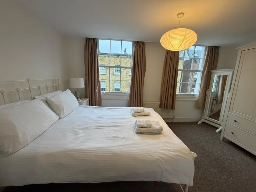 Fantastic 2BD Flat With Garden King's Cross Zone 1 - Image 1
