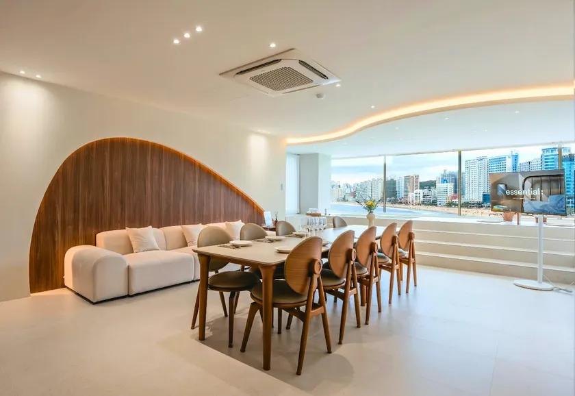 Gwangalli Large Private Pool Villa Pension/All Facilities Free/3 Bedrooms/Cinema Room/Kids Room/Jacuzzi/Party Table/Hill Joining Gwangalli - Image 1