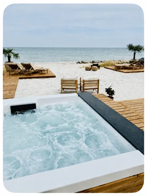 Beautiful beach house [oceanview hot tub & sauna] - Image 1