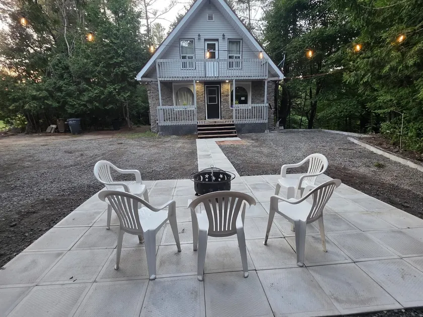 Light Chalet - Image 1