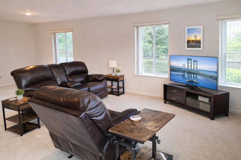 Chic Tacoma Loft- The Urban Nest - Tacoma PNW - Image 1