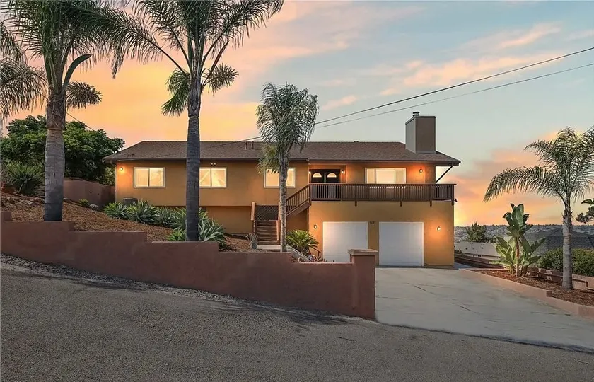 SD Hilltop Haven: Game Room+Views! - Image 1