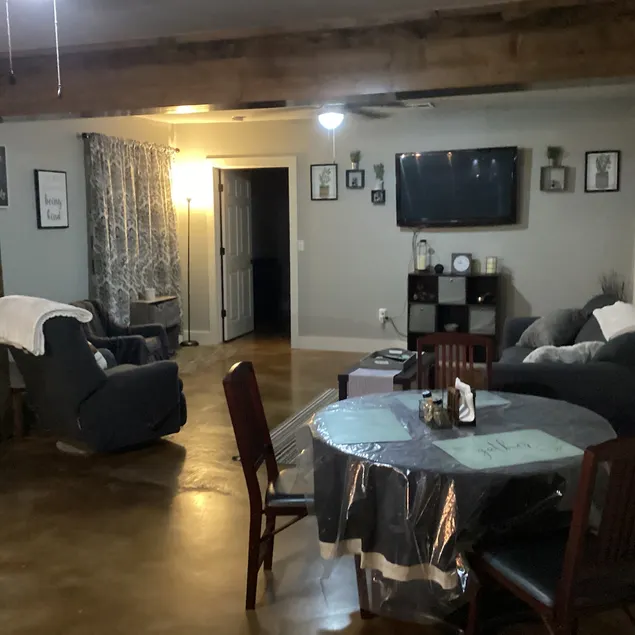 Cabin in the woods - Image 1