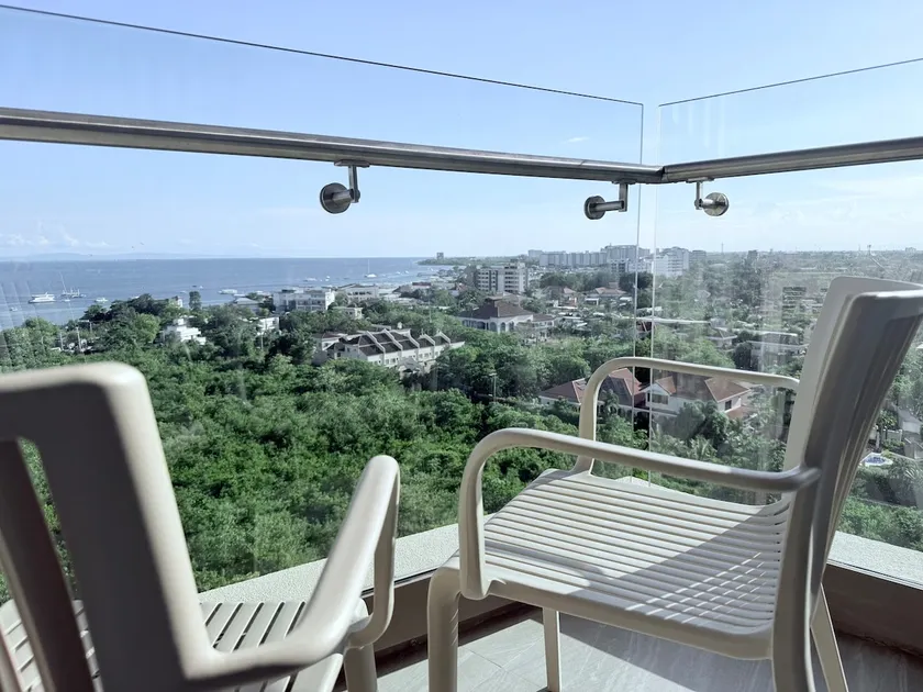 Luxe Ocean View Studio @Tambuli Cebu | Coral Suite - Image 1