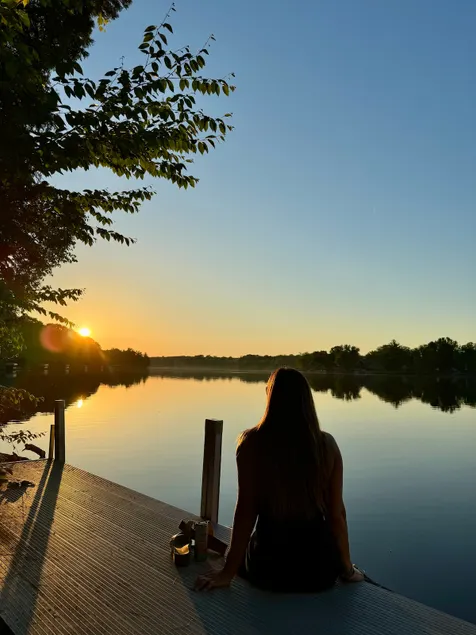 Woodlawn Lakeside Retreat - 2 BR Waterfront Cabin - Image 1